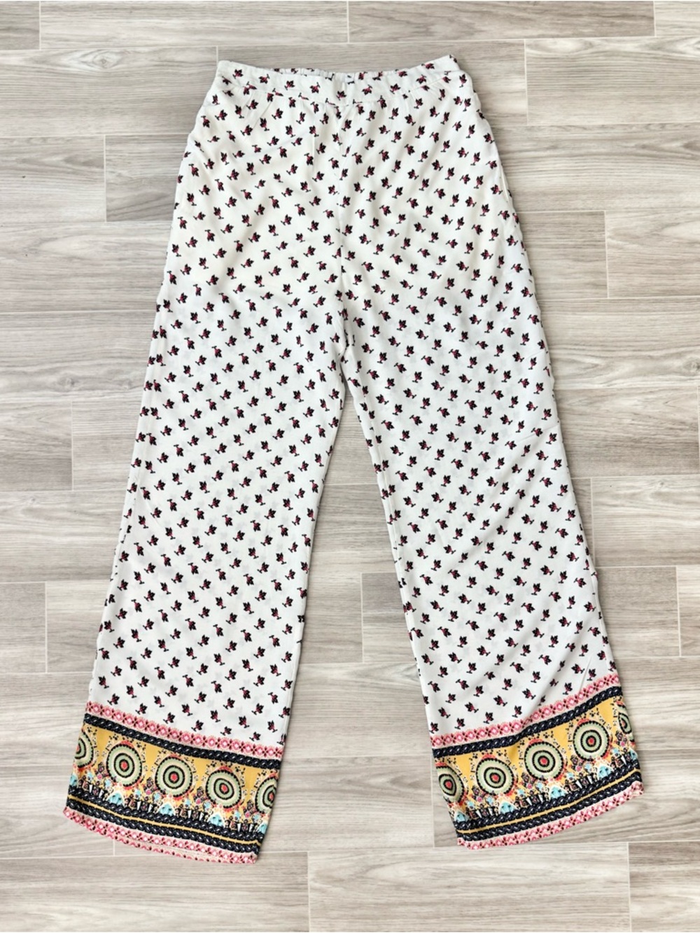 Xhilaration White Floral Wide-Leg Pants with Pink and Black Print